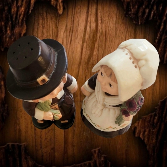 VINTAGE HALLMARK CARDS INC. PILGRIM SALT AND PEPPER SHAKER SET THANKSGIVING 1981 - Picture 8 of 9